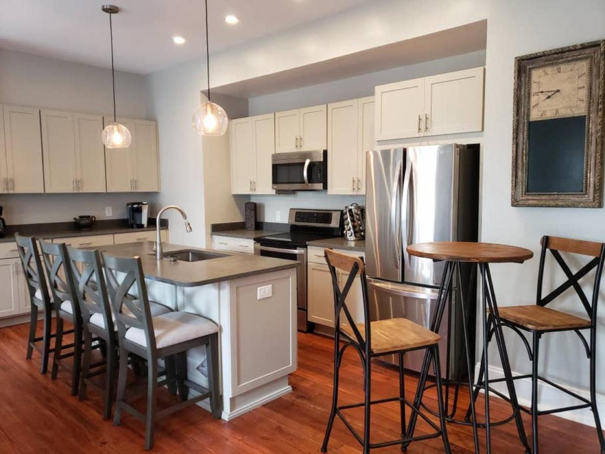 Newly Renovated 4 Bed 3 Bath And 2 Parking Spots Villa Savannah Luaran gambar